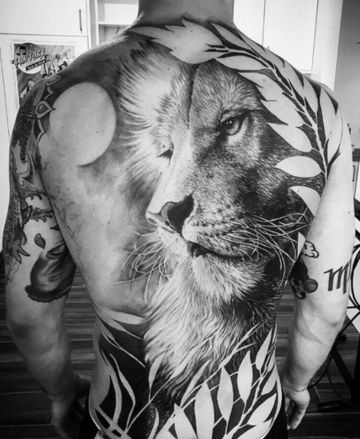 Tatuajes en Espalda para Hombre 7