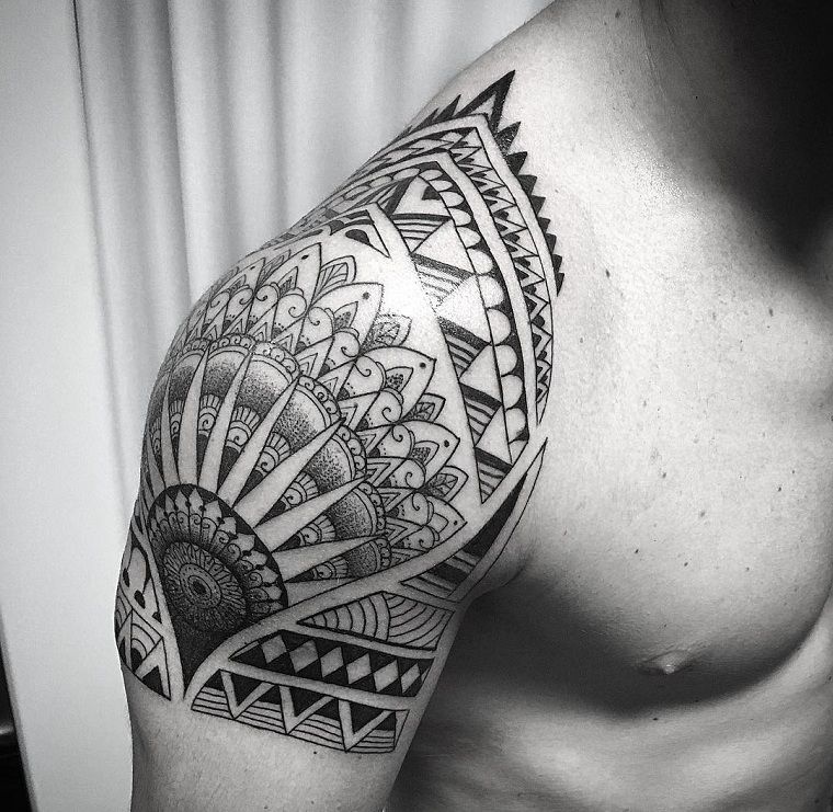Tatuajes en Hombro para Hombre 32