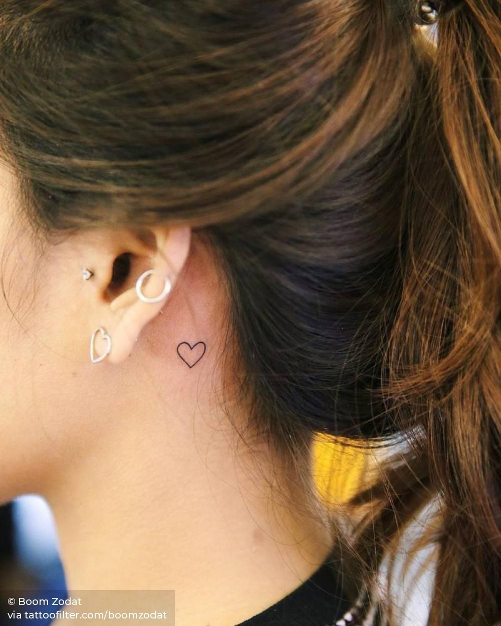 Tatuajes en Oreja para Hombre 2