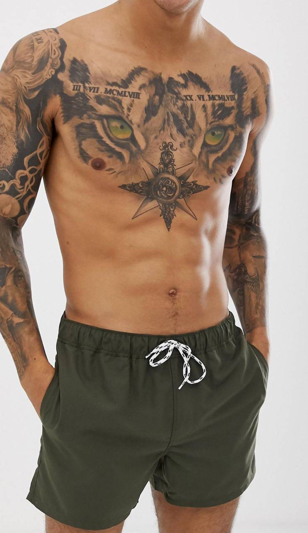 Tatuajes en Pecho para Hombre 32