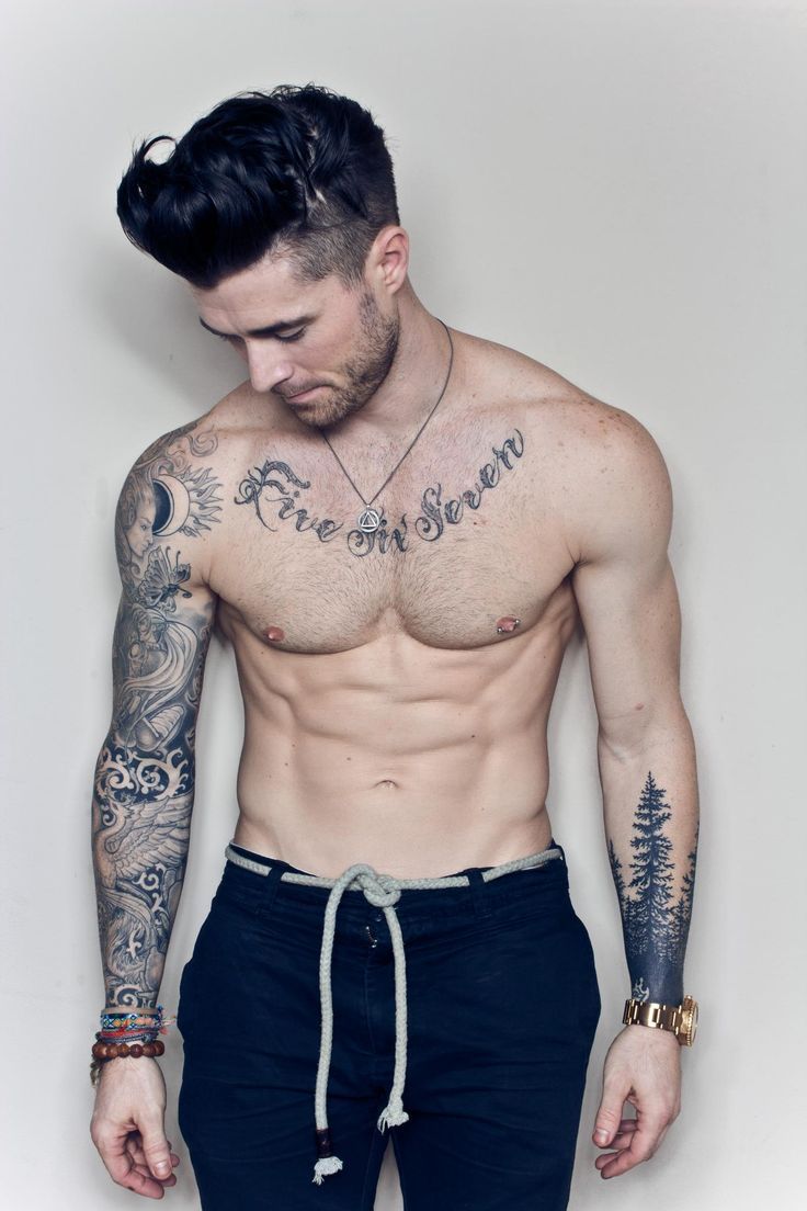 Tatuajes en Pecho para Hombre 28