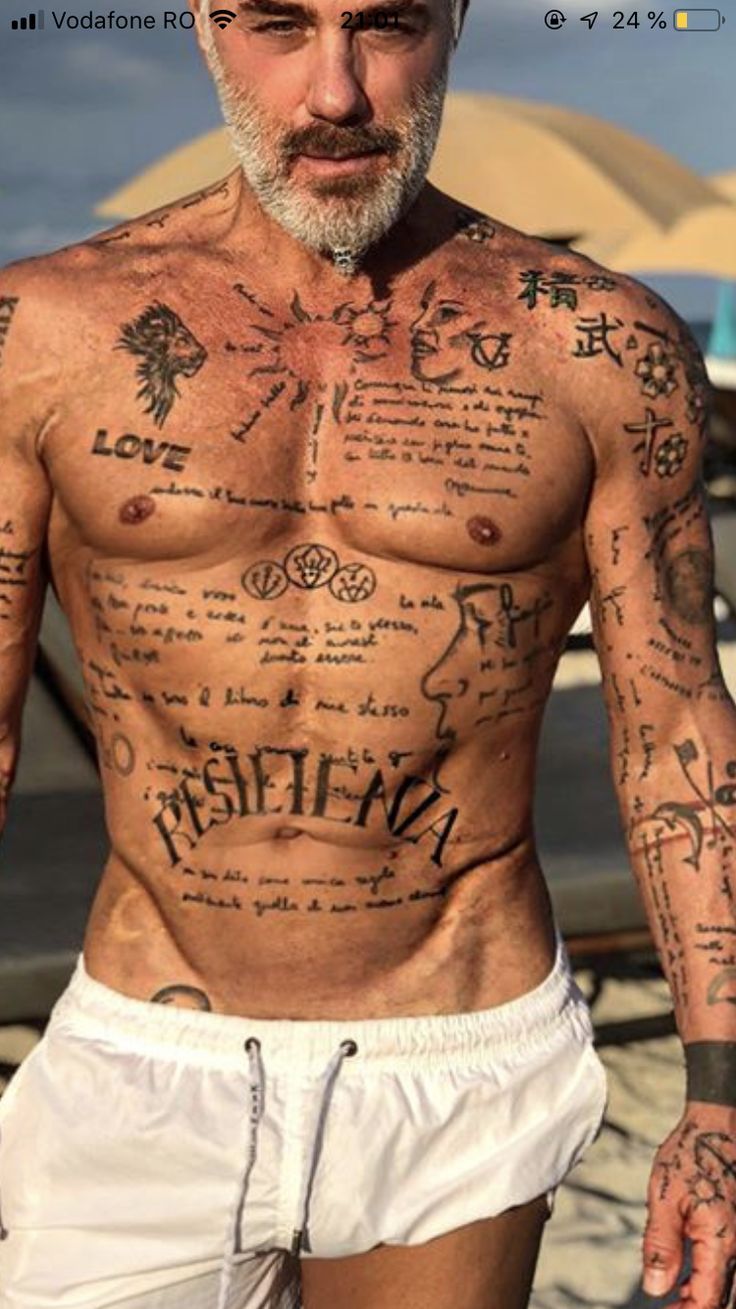 Tatuajes en Pecho para Hombre 24