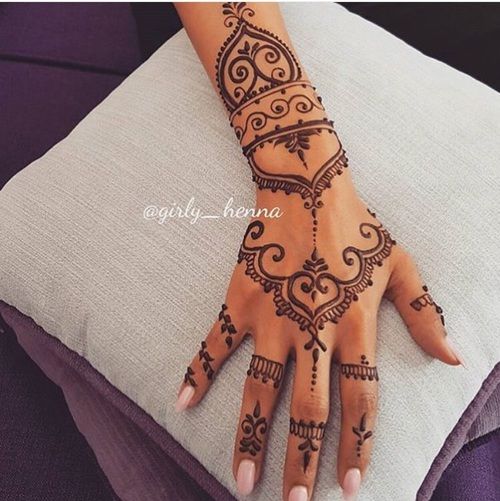 Tatuajes en Barriga para Mujer 32