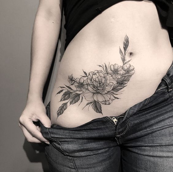Tatuajes en Barriga para Mujer 13