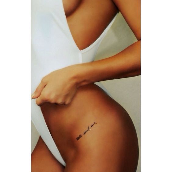 Tatuajes en Cadera para Mujer