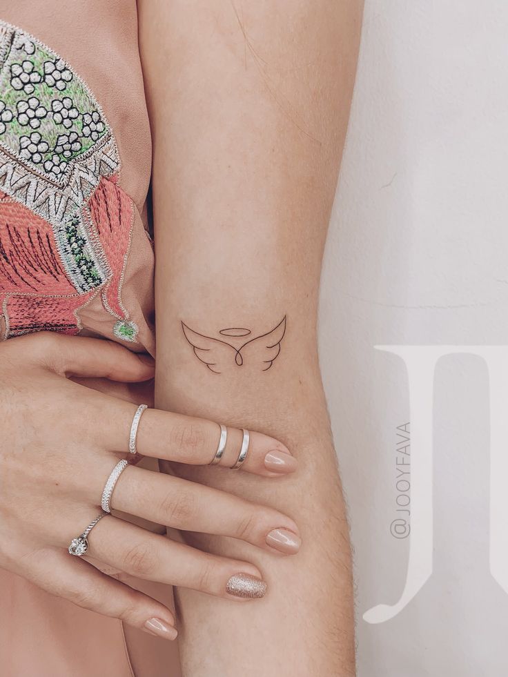 Tatuajes en Cadera para Mujer 74