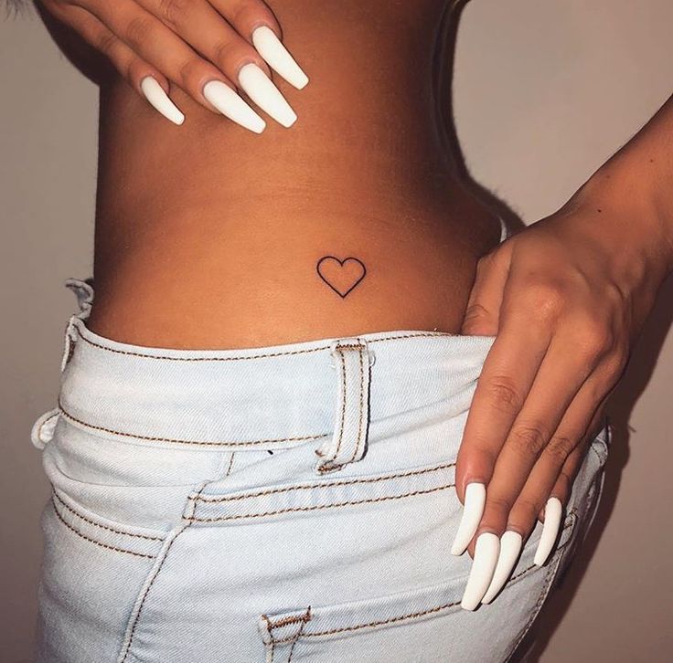 Tatuajes en Cadera para Mujer 57