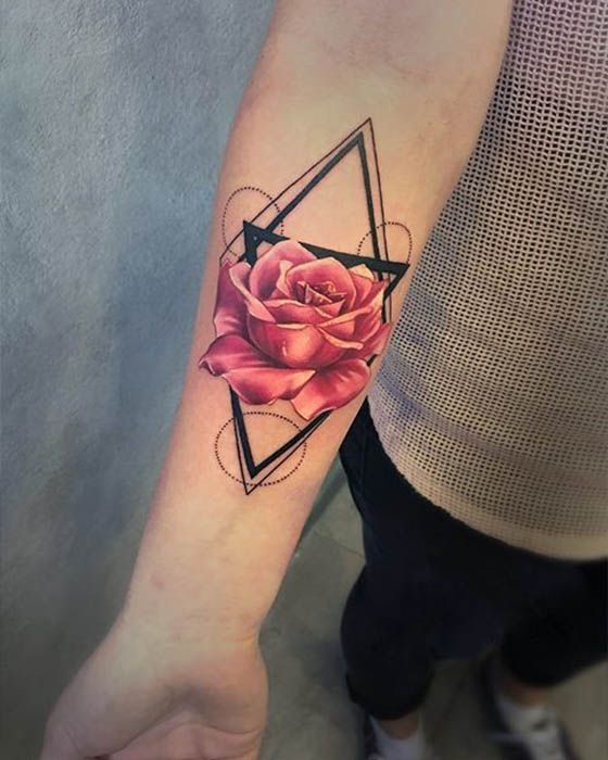 Tatuajes en Cadera para Mujer 43