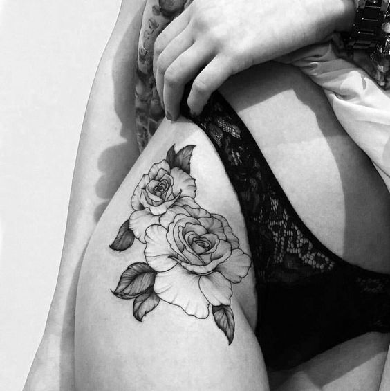 Tatuajes en Cadera para Mujer 23
