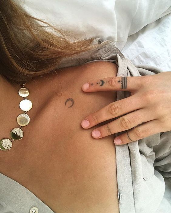 Tatuajes en Cadera para Mujer 18