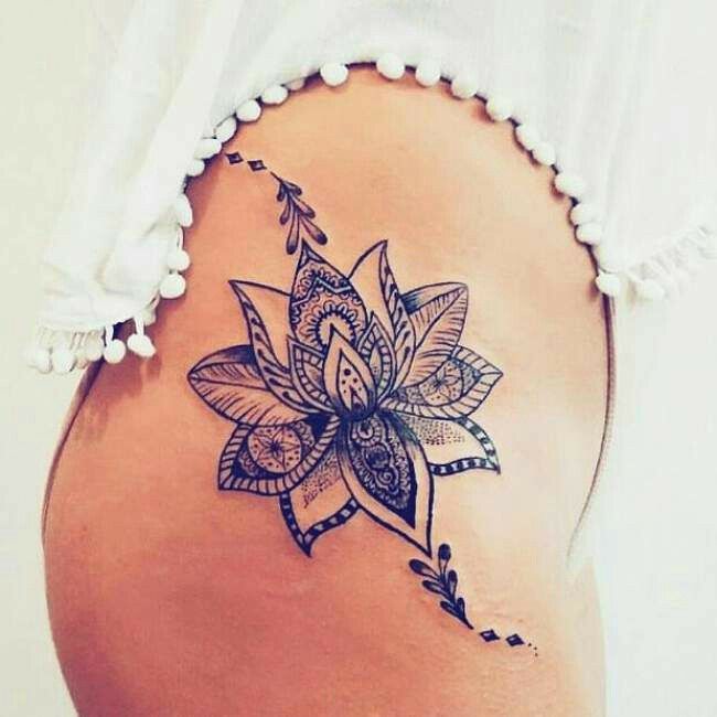 Tatuajes en Cadera para Mujer 17