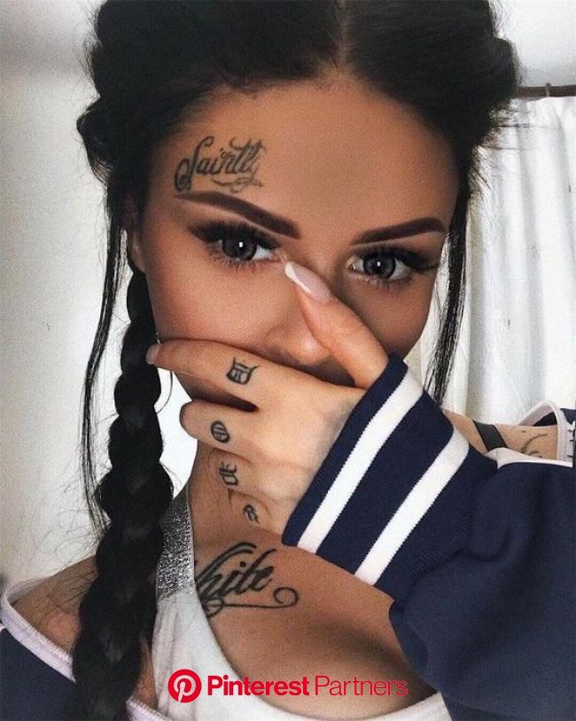 Tatuajes en Cara para Mujer 15