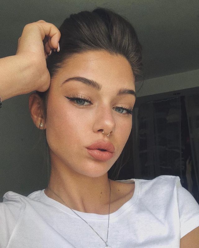 Tatuajes en Cejas para Mujer 47