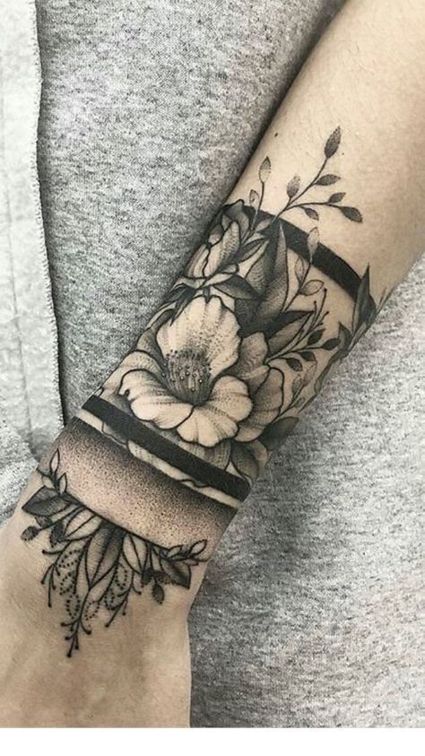 Tatuajes en Codo para Mujer 25