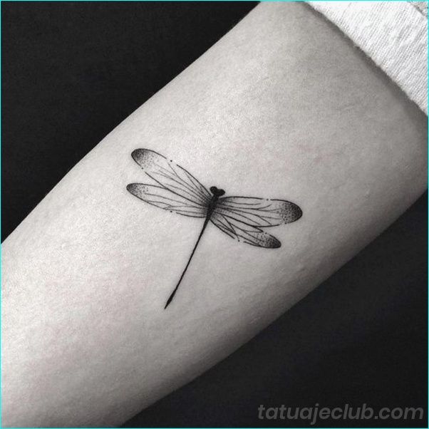 Tatuajes en Codo para Mujer 11