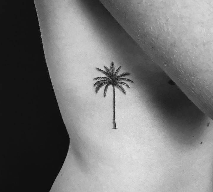 Tatuajes en Costado para Mujer 13