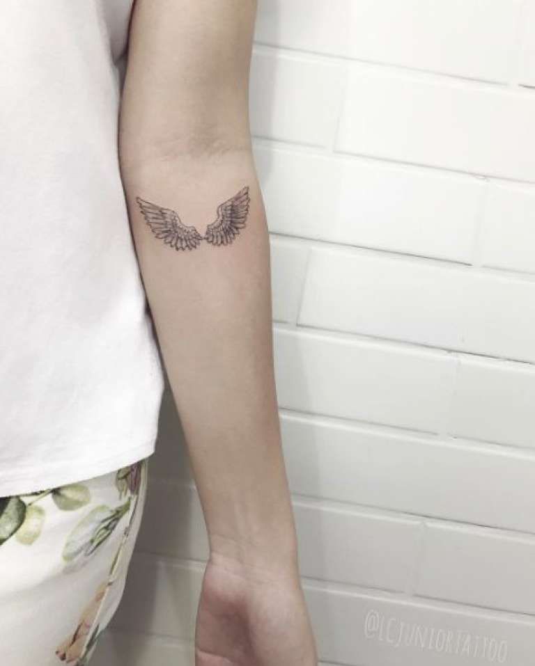 Tatuajes en Cuello para Mujer 27