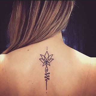 Tatuajes en Cuello para Mujer 16