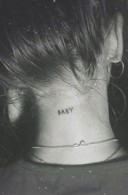 Tatuajes en Cuello para Mujer 10