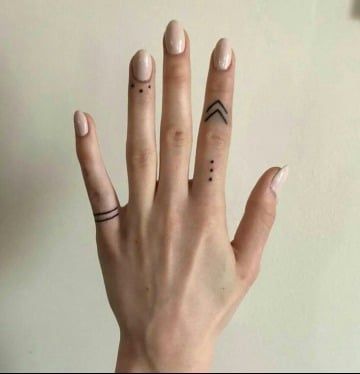Tatuajes en Dedos para Mujer 28