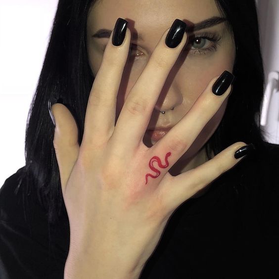 Tatuajes en Dedos para Mujer 21