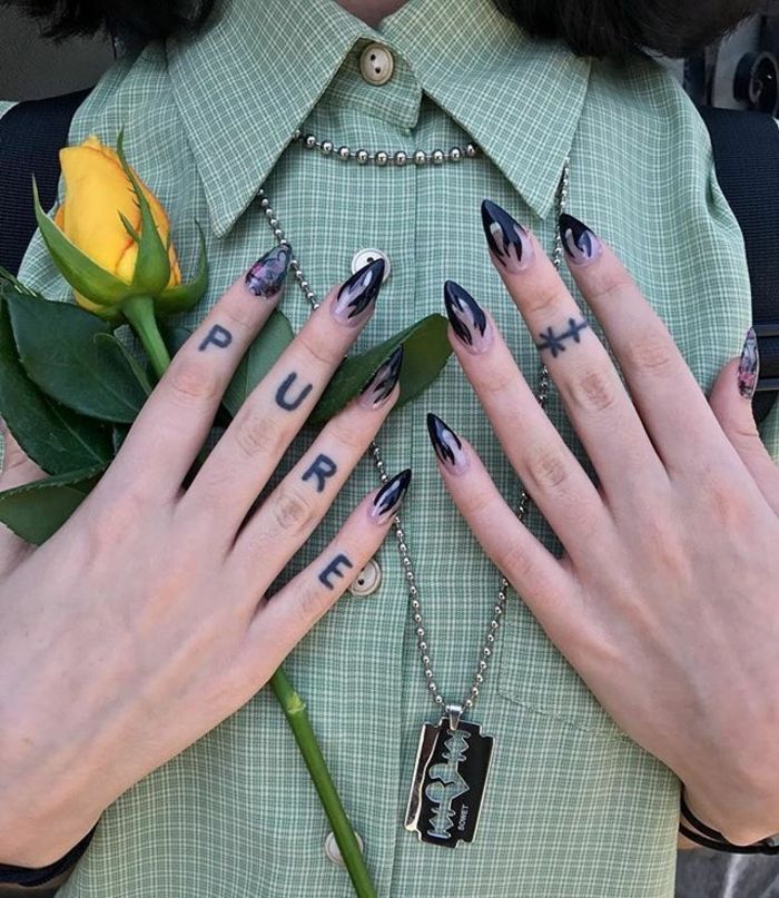 Tatuajes en Dedos para Mujer 18