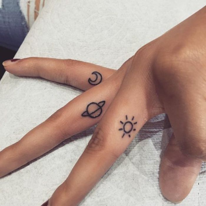 Tatuajes en Dedos para Mujer 10