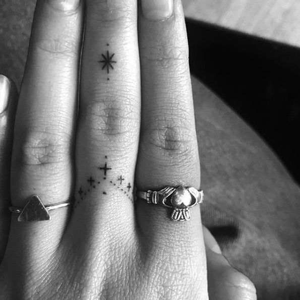 Tatuajes en Dedos para Mujer 7