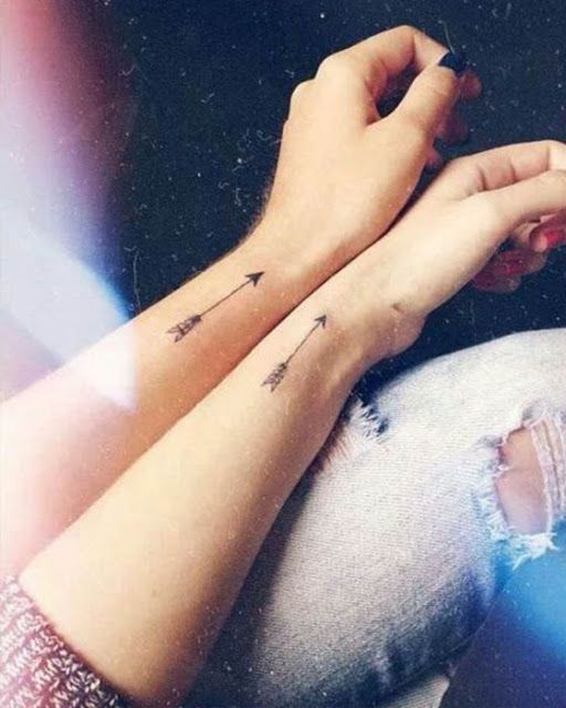 Tatuajes en Gemelo para Mujer 53
