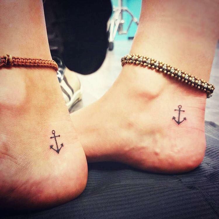 Tatuajes en Gemelo para Mujer 35