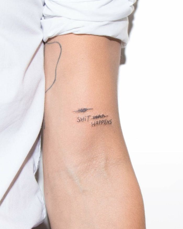 Tatuajes en Mano para Mujer 25