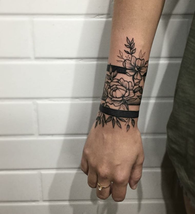 Tatuajes en Mano para Mujer 9