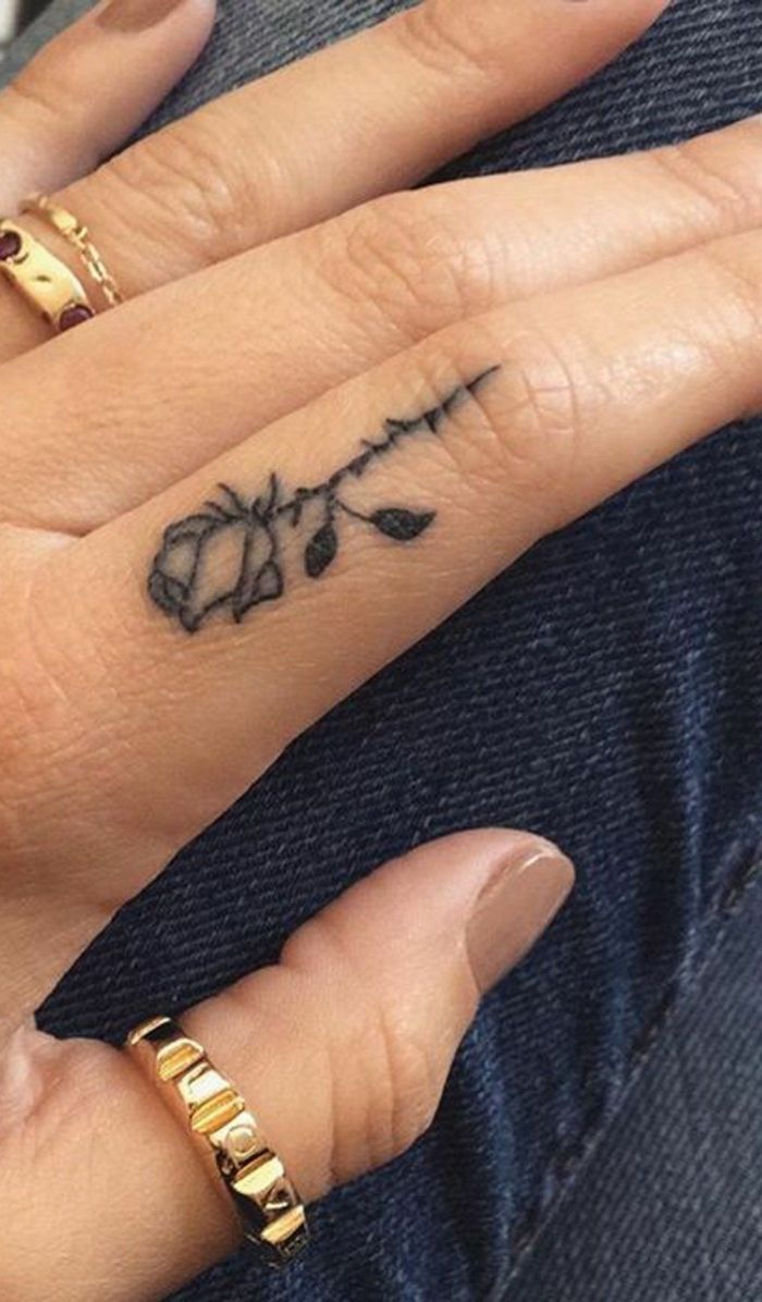 Tatuajes en Mano para Mujer 3