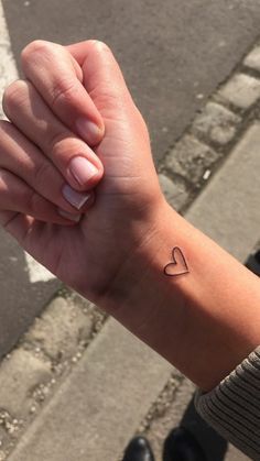 Tatuajes en Muñeca para Mujer 10