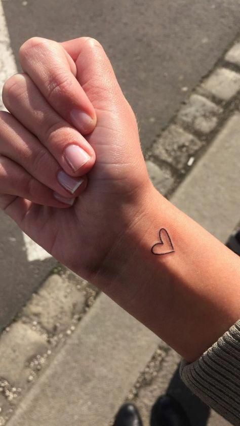 Tatuajes en Muñeca para Mujer 8