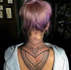 Tatuajes en Nuca para Mujer 21