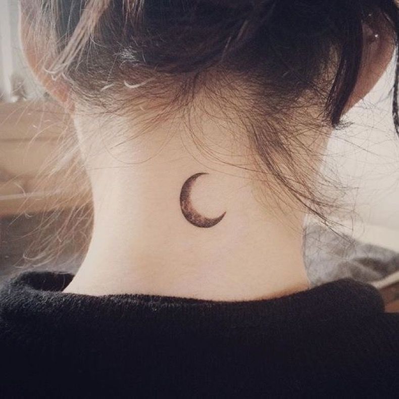 Tatuajes en Nuca para Mujer 20