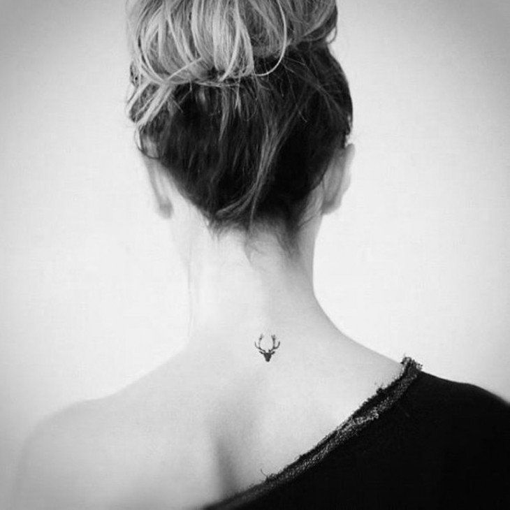 Tatuajes en Nuca para Mujer 15