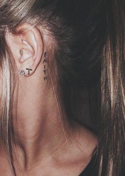 Tatuajes en Nuca para Mujer 10