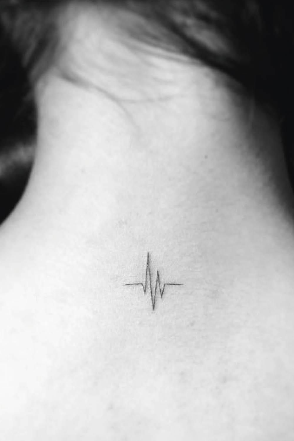 Tatuajes en Oreja para Mujer 43