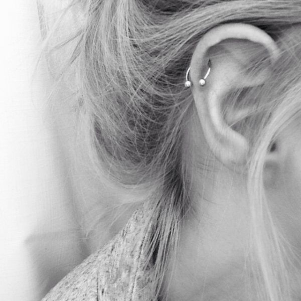 Tatuajes en Oreja para Mujer 26