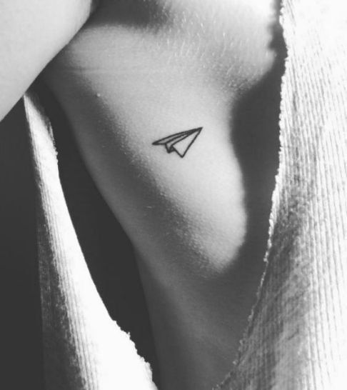 Tatuajes en Oreja para Mujer 20