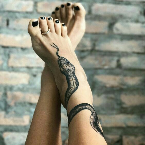 Tatuajes en Pierna para Mujer 8