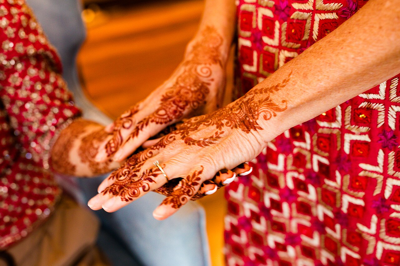 Henna reddish dye powdered leaves tree Egyptian Asian Indian Muslims Weddings