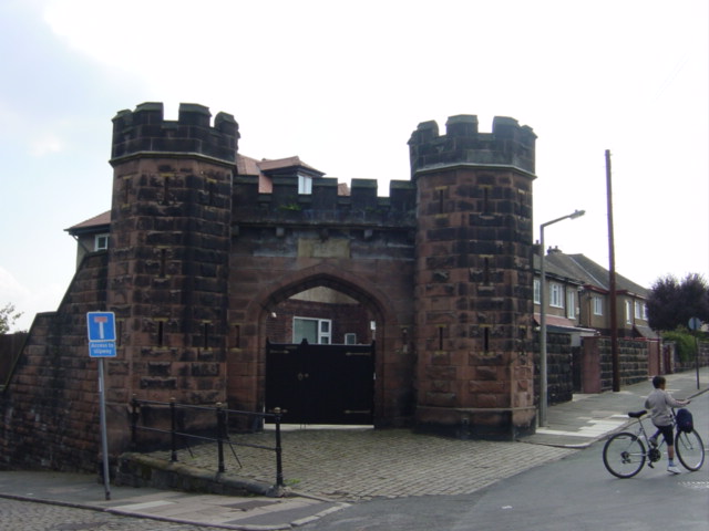 Liscard Battery Gateway. At the junction of Magazine Brow and Fort Street is the gateway to the former Liscard Battery (also known as the Magazines Fort). Constructed in 1858 of local dark red sandsto
