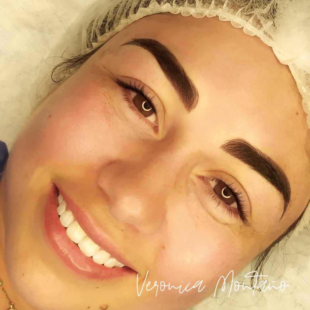 Procedimiento de Microblading realizado por Veronica Montaño