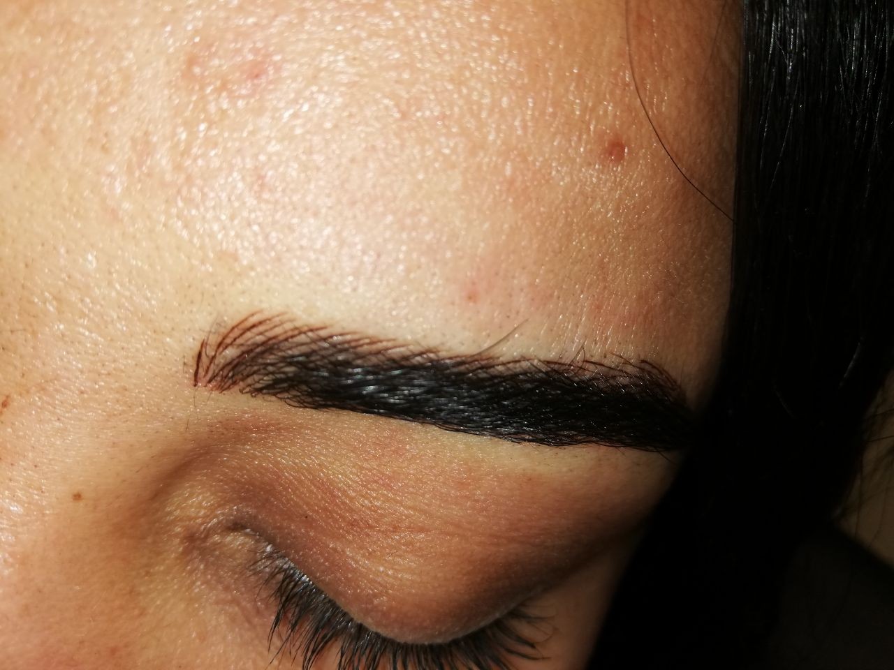 Microblading is a tattooing technique. Eyebrow embroidery, eyebrow feathering, microstroking, 3D eyebrows, nanoblading or hair-like strokes.