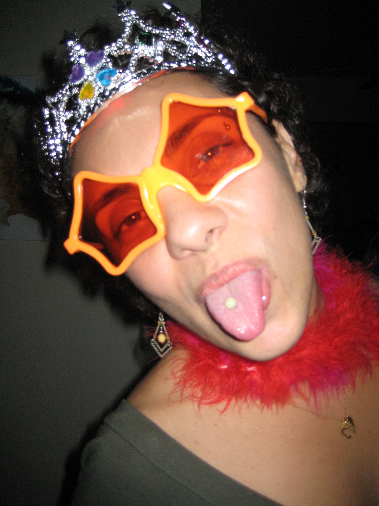 Fluorescente! Meu piercing é tudão!