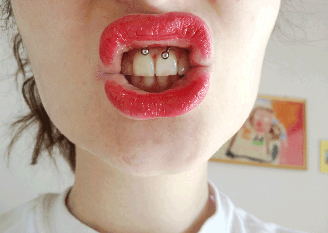 immagine piercing smiley