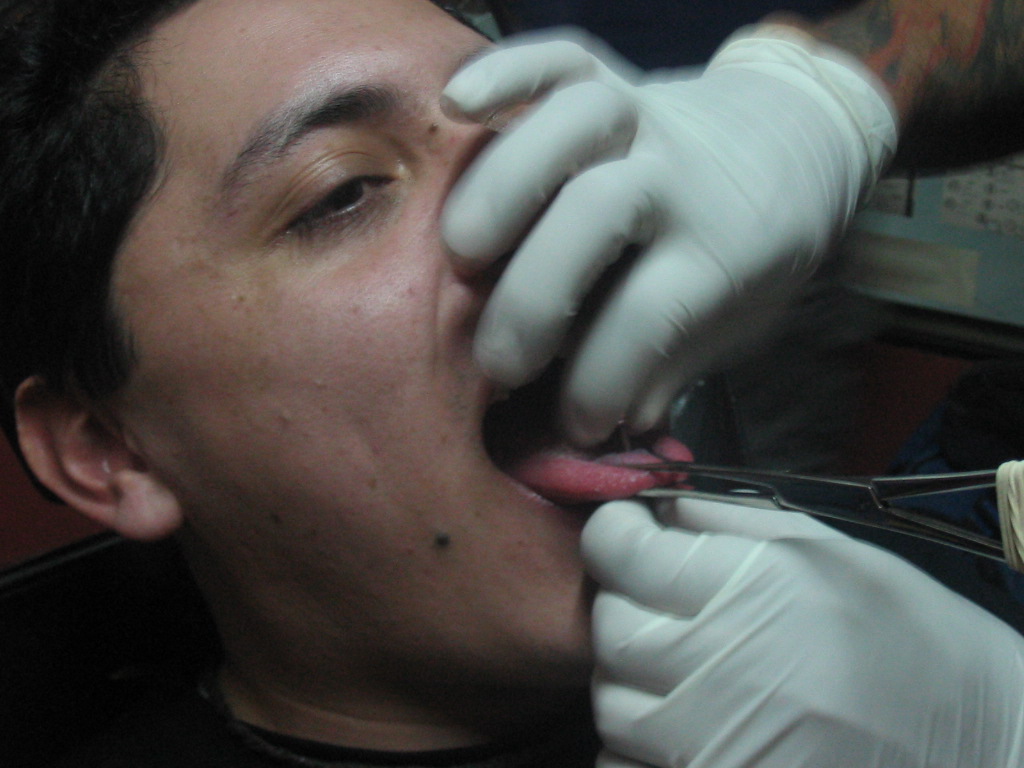 Piercing the tongue in Argentina